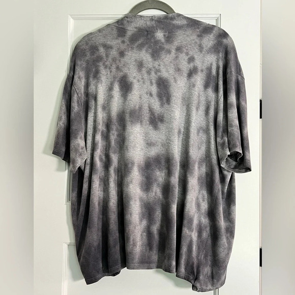 Chelsea 28 Wrap Front Top (1X) - Picture 3 of 3